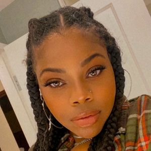 Meet your Posher, Lanesha